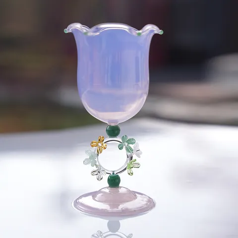 Calice da Vino Iridescente Bordo a Petalo Manico ad Anello con Fiori Fatti a Mano Bicchiere Elegante Rosa Viola