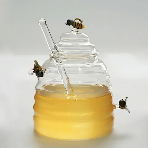Creative Beehive Shape High Borosilicate Glass Honey Jar with Bee Decor Lid and Glass Dipper Clear Syrup Pot for Kitchen Decor