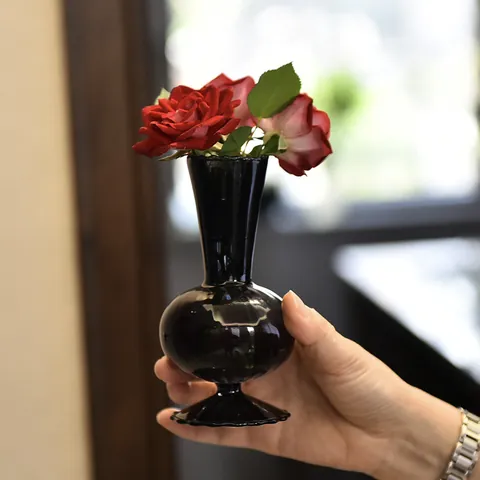 French Luxury Gray Borosilicate Glass Vase Handmade Striped Decorative Hydroponic Flower Vessel For Living Room Desktop Aromatherapy Bottle