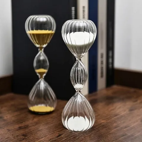 Nordic Triple Layered Ribbed Borosilicate Glass Hourglass Decorative Ribbed Sand Timer For Home Office Tabletop Decoration Gift
