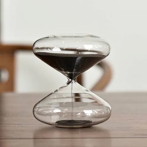 Sablier Créatif en Verre en Forme d'OVNI Minuteur Moderne Minimaliste en Verre à Haute Teneur en Borosilicate Décoration de Bureau pour Maison Bureau Cadeau de Graduation Saint Valentin