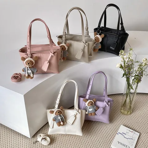 Femmes Grande Capacité Cuir PU Cabas Mode Décontracté Trajet Épaule Bandoulière Sac Avec Pendentif