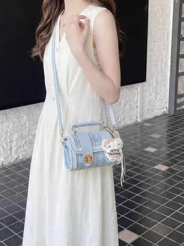 Femme Design de Niche Couleur Contrastée Sac Boston Tweed Bandoulière avec Mignon Pendentif Dessin Animé Sac à Main