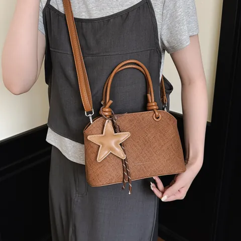 Koreanischer Designer Handtasche Für Damen Große Kapazität Quadratische Schultertasche PU Leder Umhängetasche Mit Sternanhänger