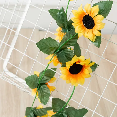 Vigne de Tournesol Artificielle Fausse Guirlande de Fleurs en Soie Plante Suspendue pour Décoration de Mur d'Escalier de Maison