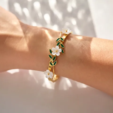 Damen Edelstahl 18K Vergoldet Blume Blatt Emaille Armreif Mode Elegant Floral Wasserdicht Hypoallergen Armband Schmuck Geschenk