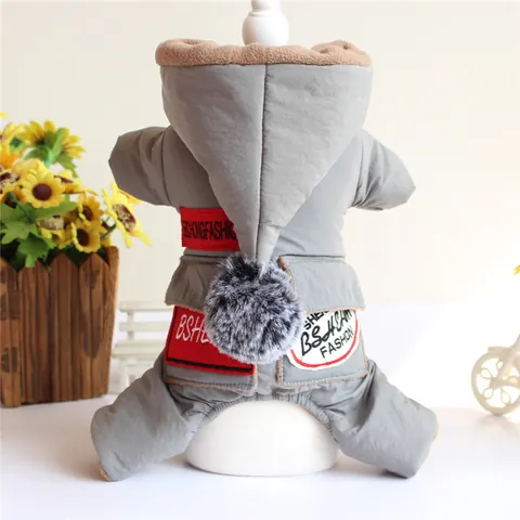 Haustier Hund Vierbeiniger Overall Winter Warm Gesteppter Baumwollmantel Mit Kapuze Pompon Kleidung Buchstaben Patch Lässig Welpen Outfit