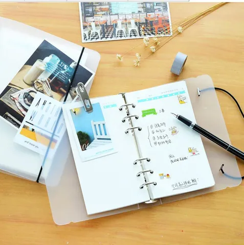 Couverture de Carnet à Feuillets Mobiles en PP Semi-transparent Givré Avec Sangle Élastique Rechargeable 6 Trous Fournitures de Bureau Scolaires