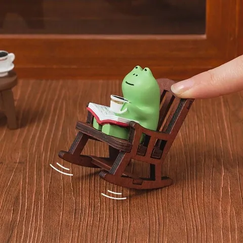 Cute Mini Cartoon Frog Resin Figurine Japanese Style Desktop Car Ornaments Miniature Home Decor Statue