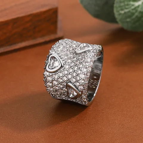 Luxus Kupfer Vergoldet Voll Strass Herz Fingerring Mode Funkelnde Pave Strass Band Ring Für Damen Schmuck Geschenk