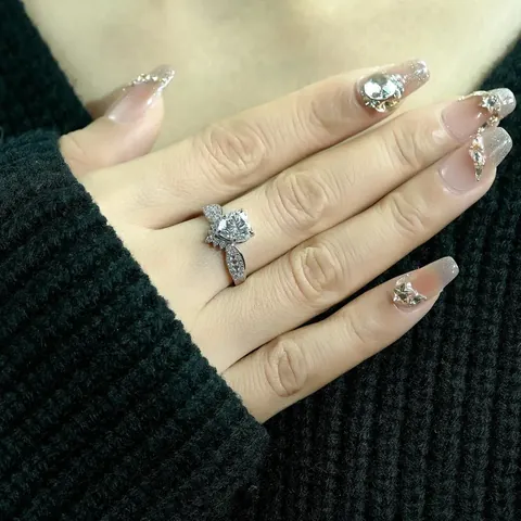 Elegant Copper Heart Shaped Crown Ring For Women Fashion Rhinestone Inlaid Princess Style Finger Ring Party Jewelry Gift