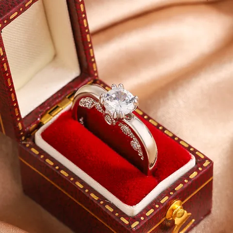 Minimalist Copper Zirconia Heart Ring For Women Four-Prong Setting Geometric Finger Ring Wedding Engagement Fashion Jewelry