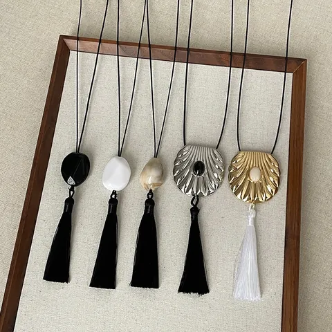 New Chinese Zen Style Long Tassel Pendant Necklace For Women Metal Resin Shell Geometric Design Minimalist Fashion Neck Jewelry Gift