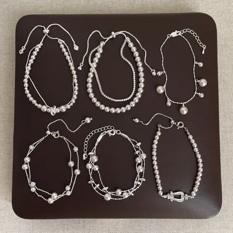Vintage Elegant Multi-Layer Artificial Pearl Bracelet For Women Luxury Rhinestone Starry Sky Bracelet Fashion Jewelry Accessory