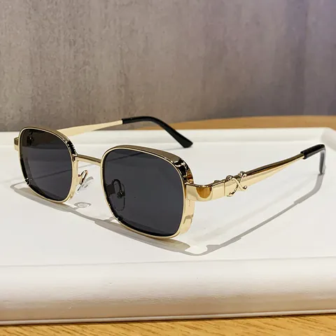Retro Dik Metalen Montuur Vierkante Zonnebril Voor Dames Heren Mode High-End Gevoel UV400 Bescherming Kruis Decor Brillen Luxe Reizen Outdoor