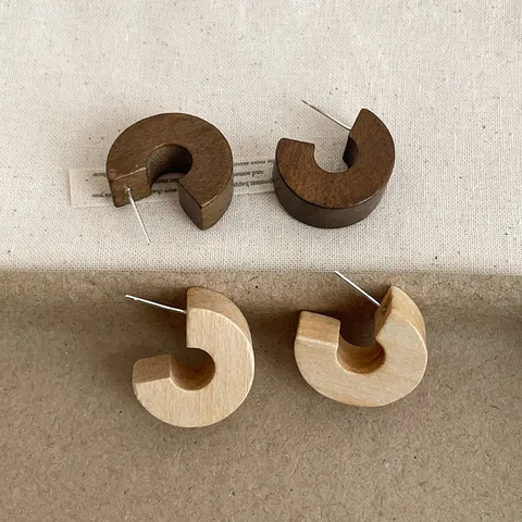 Vintage Unique Design Wood C-Shaped Stud Earrings For Women Retro Fat Round Wooden Hoop Earrings Minimalist Metal Jewelry