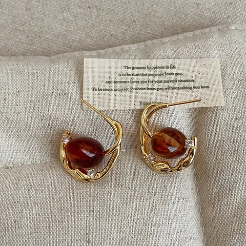 Vintage Metal Oval Resin Stud Earrings For Women Elegant Amber Color Rhinestone Inlaid Jewelry With Silver Post