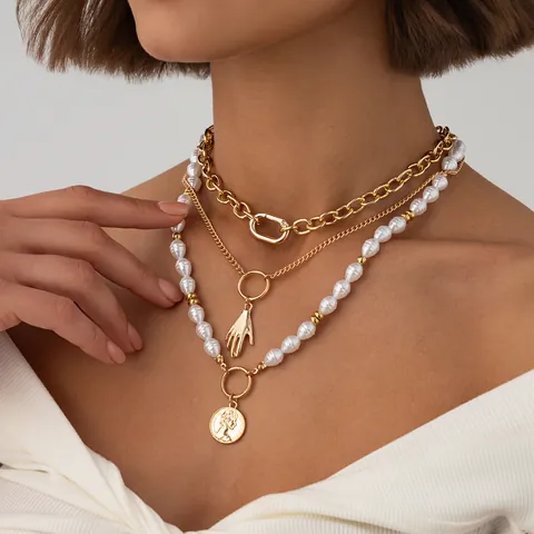 Collier Multi-rangs en Métal avec Pendentif pour Femme Exagéré Vintage Perle Artificielle Soleil Coquillage Étoile de Mer Ensemble Ras de Cou Bijoux de Vacances