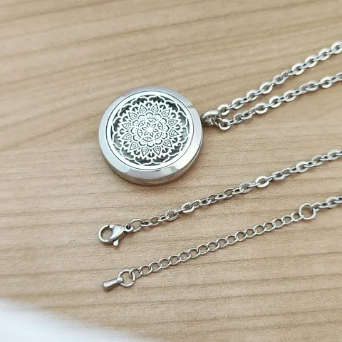 Stainless Steel Mandala Flower Hollow Aromatherapy Diffuser Pendant Necklace With Adjustable Chain And Multi Color Felt Pads