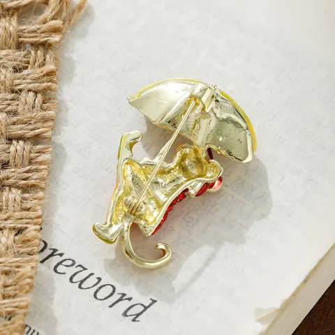 Cute Cartoon Enamel Squirrel Brooch Pin With Umbrella For Women Kids Alloy Animal Badge Rhinestone Clothing Jewelry Ornament