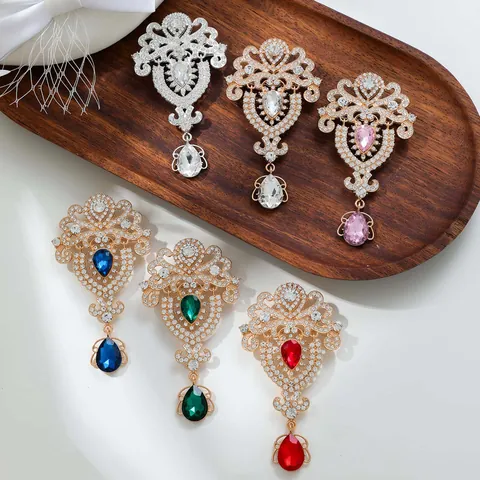 Vintage European Palace Style Zinc Alloy Rhinestone Brooch With Crystal Water Drop Pendant Luxurious Clothing Jewelry Accessory For Women Men