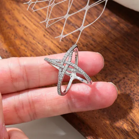 Eleganter Kupfer Strass Seidenschal Schnalle Damen Minimalistisch X-Form Stern Geometrische Schal Clip Schmuck Gold Silber Plattiert Zubehör