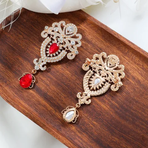 Vintage European Palace Style Zinc Alloy Rhinestone Brooch With Crystal Water Drop Pendant Luxurious Clothing Jewelry Accessory For Women Men