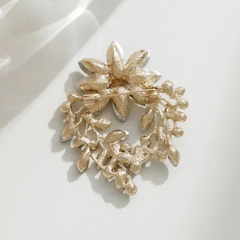 Koreanische Neue Kranz Strass Brosche Für Damen Legierung Blumenkranz Anstecknadel Schmuck Zubehör Für Hochzeit Bankett Alltag