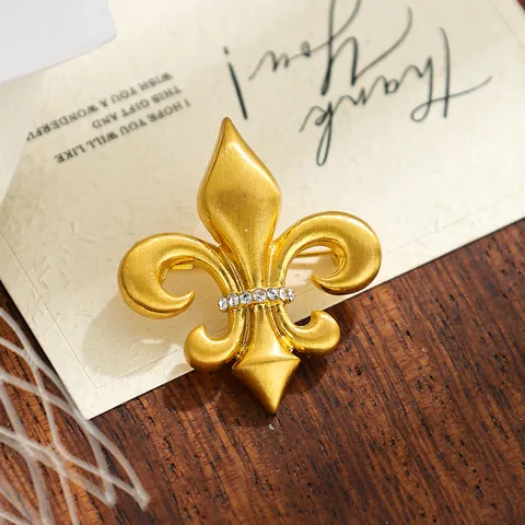 Broche de Flor de Lis Vintage para Hombre Alfiler de Solapa de Traje Aleación Diamantes de Imitación Insignia de Metal Dorado para Camisa Accesorios de Boda