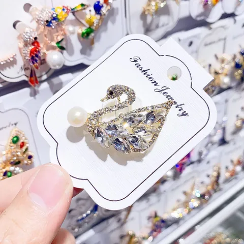 Freshwater Pearl Rhinestone Brooch Alloy Flower Swan Butterfly Bow Knot Pin Jewelry For Women Clothing Accessories