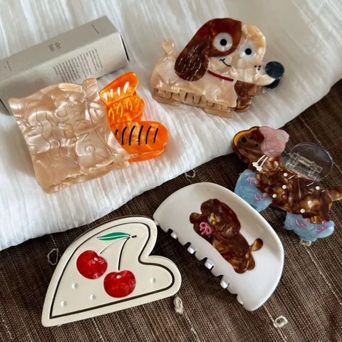 French Vintage Acetate Hair Claw Cute Dog Bread Shape Shark Clip For Women Elegant Large Non-Slip Hair Accessory Catch Barrette