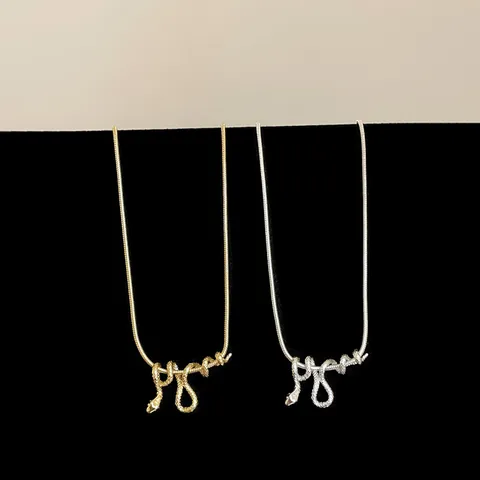 Uniek Ontwerp Slang Hanger Ketting Voor Vrouwen Metaal Vergulde Slangenbotketting Individuele Trend Mode Sieraden Halsketting