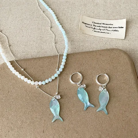 Set di Gioielli con Collana e Orecchini con Pendente a Pesce in Madreperla Blu Placcato Oro per Donna Collana Estate
