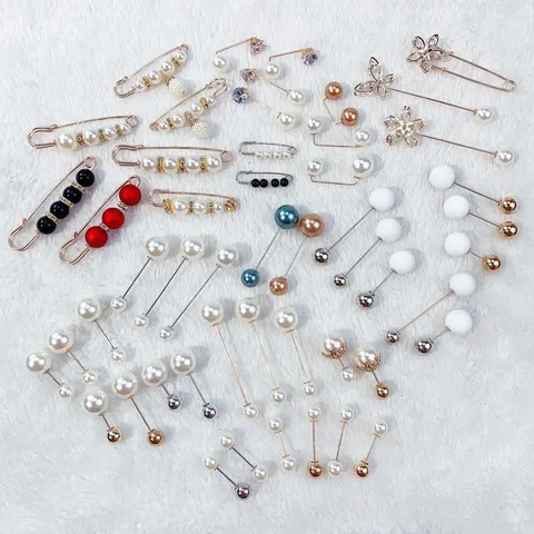 Mode Legierung Künstliche Perle Strass Brosche Pin Für Damen Anti-Exposition Wespentaille Sicherheitsnadel Strickjacke Schnalle Schmuck