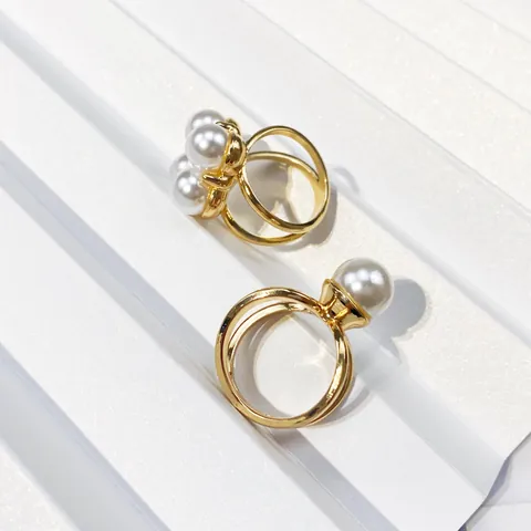 Korean Gold Plated Alloy Three Ring Scarf Buckle With Artificial Pearl Inlaid Elegant Brooch Pin For Women Jewelry Gift