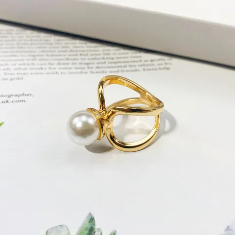 Korean Gold Plated Alloy Three Ring Scarf Buckle With Artificial Pearl Inlaid Elegant Brooch Pin For Women Jewelry Gift