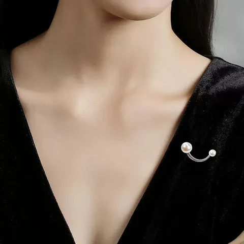 Minimalist Alloy U-Shaped Artificial Pearl Brooch For Cardigans Anti-Exposure Pin Apparel Waist Adjustment Accessories Women Jewelry