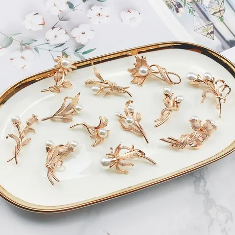 Retro Legierung Blumen Künstliche Perle Brosche Für Damen Gold Silber Tulpe Rose Blume Pin Elegante Kleidung Dekoration Schmuck
