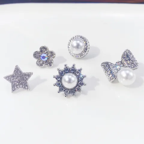 Mode Legering Strass Kunstparel Broche Speld Voor Dames Veelzijdige Anti-Blootstelling Halslijn Speld Mini Bloemen Ster Strik Broche Sieraden