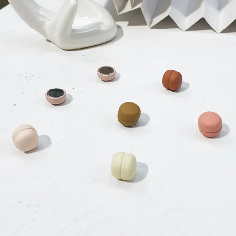 Minimalistische Legering Magnetische Anti-blootstelling Knop Broche Spelden Voor Vrouwen Mat Morandi Kleur Geen Gaten Nodig Voor Overhemd Kleding Decoratie