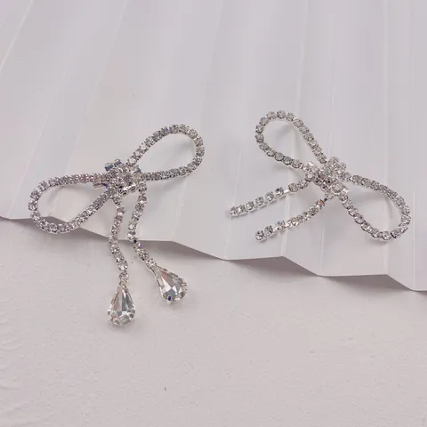 Elegant Bowknot Rhinestone Tassel Brooch For Women Silver Plated Alloy Bow Drip Pendant Lapel Pin Anti-Exposure Dress Accessories