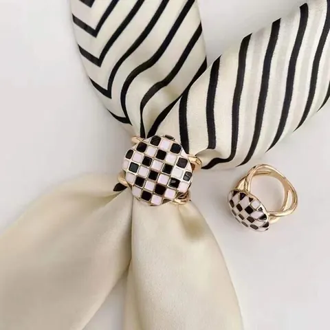 Mode Schachbrett Schalring Einfach Schwarz Weiß Gitter Emaille Schalschnalle Clip Für Damen Seidenschal Halter Zubehör