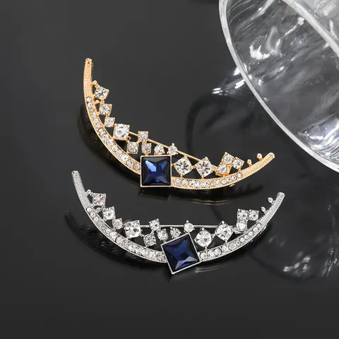 Elegant Alloy Moon Brooch Luxurious Rhinestone Blue Gemstone Crescent Pin Fashion Suit Accessories For Women Jewelry Gift