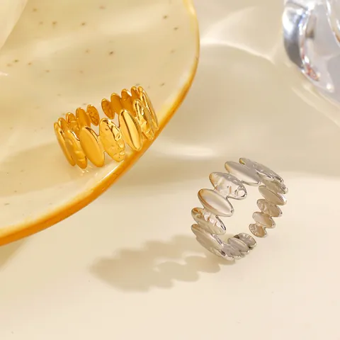Mode Gehämmert Textur Edelstahl Ring Olivenform Offenes Breites Band Minimalistisch Luxus Titanstahl Schmuck Für Damen