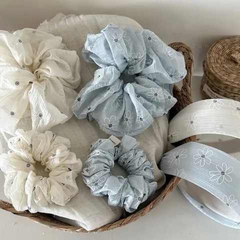 Women French Vintage Chamomile Flower Hair Scrunchies Daisy Headband Blue White Floral Hair Ties Bow Hair Clips Headwear