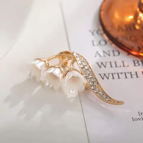Luxury Alloy Lily Of The Valley Brooch Elegant Rhinestone Artificial Pearl Floral Suit Lapel Pin Jewelry For Women