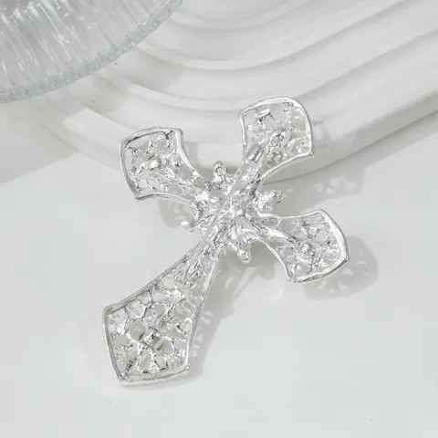 Europäische Persönlichkeit Strass Kreuz Brosche Legierung Versilbert Hohlblumenmuster Anzug Reversnadel Modeschmuck Für Damen Bankett Tägliche Dekoration