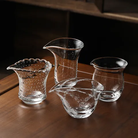 Handmade Crystal Glass Tea Pitcher With Bubble Texture Thickened Fairness Cup Frill Edge Lead-Free Glass Tea Dispenser For Gongfu Tea