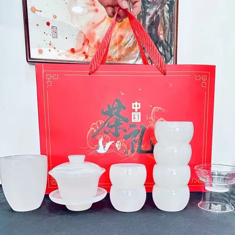 Modern White Jade Look Glass Kung Fu Tea Set Heat Resistant Gaiwan Tea Cups Pitcher Chinese Style Office Home Gift Set