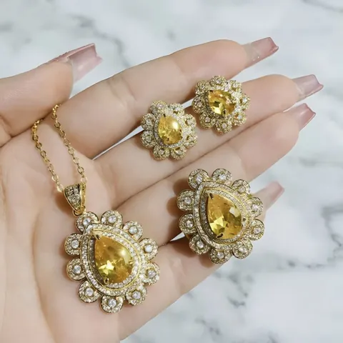Lussuoso Set di Gioielli a Goccia d'Acqua con Strass Taglio a Pera Collana Orecchini Anello per Donna Festa Banchetto Matrimonio